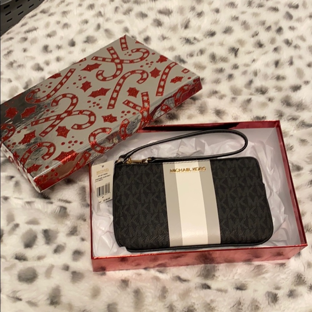 💗NWT Michael Kors Logo Jet Set Wristlet